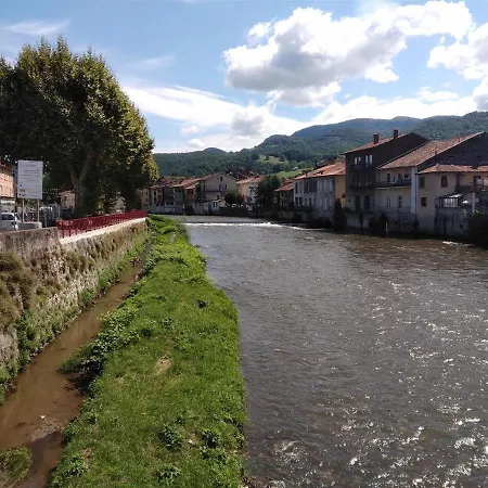 Le Patio Gironnais ベッド・アンド・ブレックファスト サン・ジロン