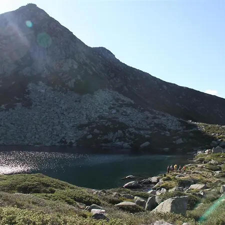 Le Patio Gironnais לינה וארוחת בוקר סן-ז'ירון